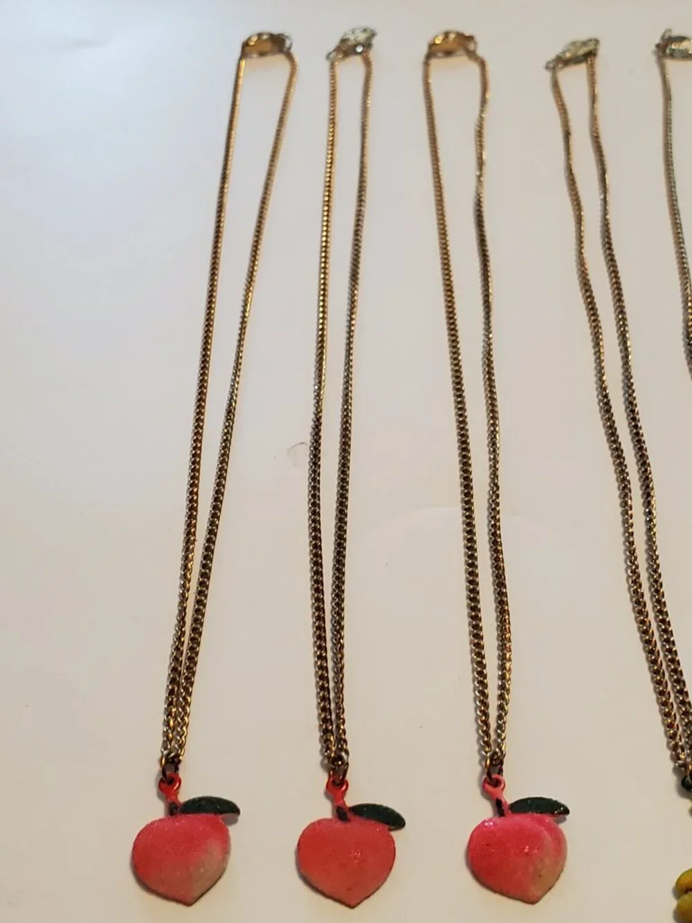 6 Necklaces, items # A 1870-1875, . wt. 19 grams. - Picture 5 of 11